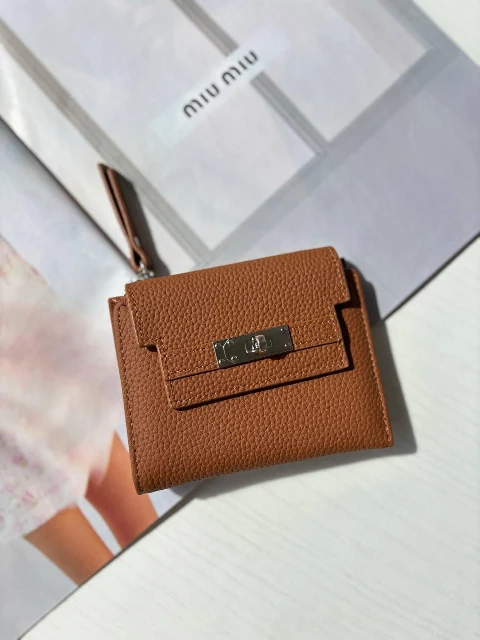 brown_cognac.webp