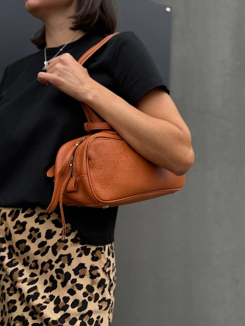 Leather shoulder bag 8003