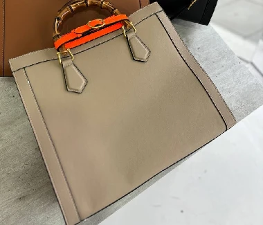 taupe.jpg