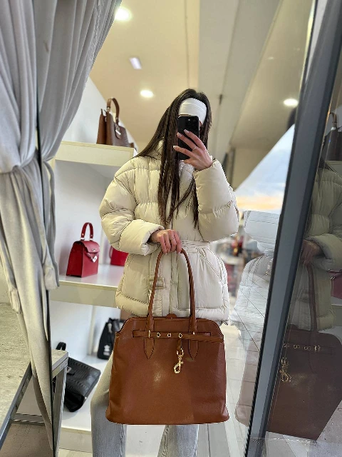 brown_cognac.webp