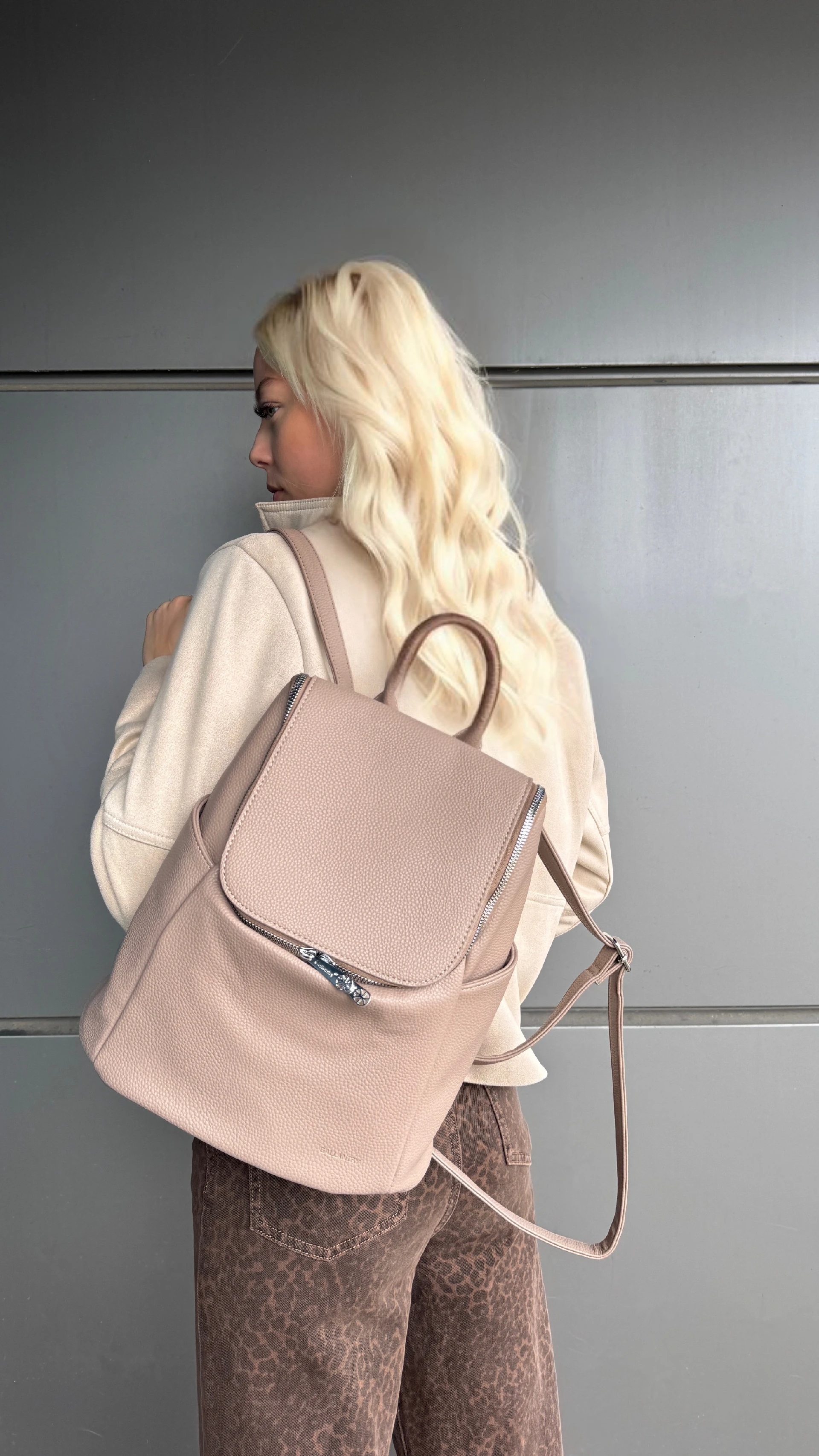 taupe.jpg
