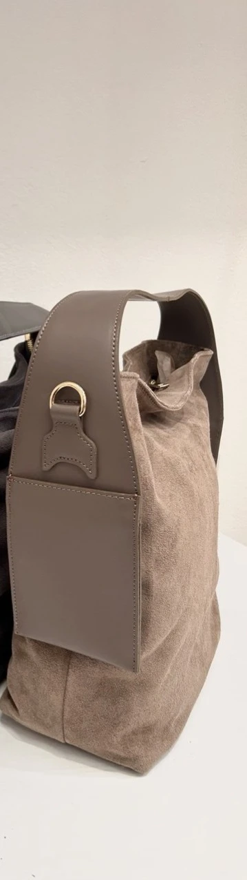 taupe.jpg