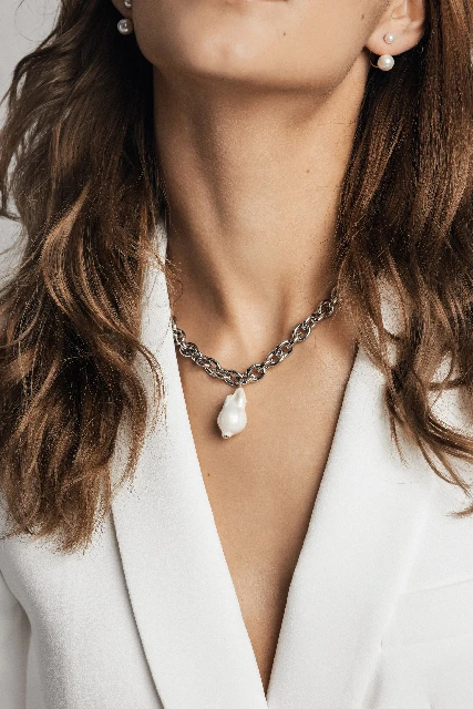 Kaklarota Chloe White Pearl Silver