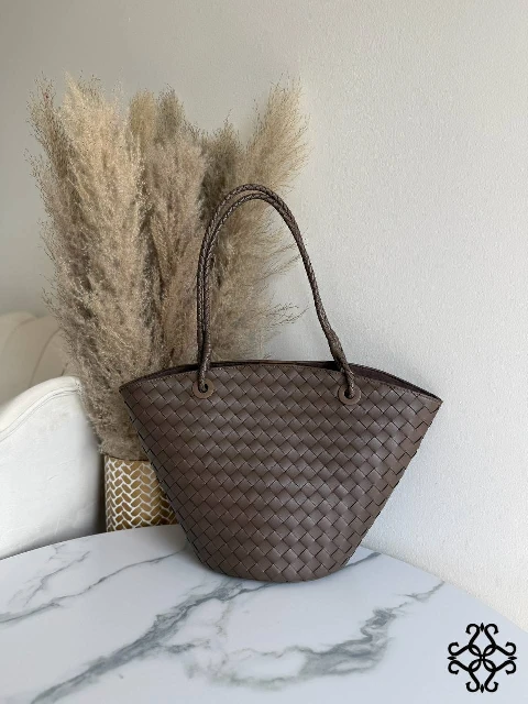 taupe.jpg
