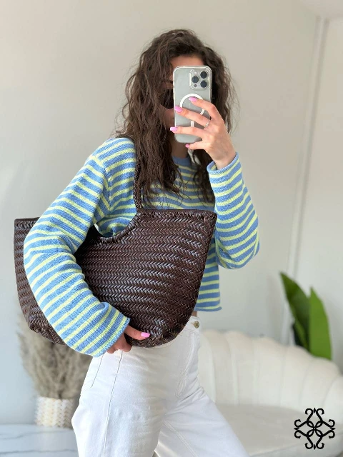 Ādas rokassoma LIELĀ 260074