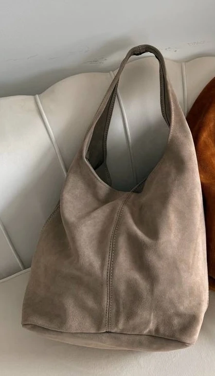 taupe.jpg