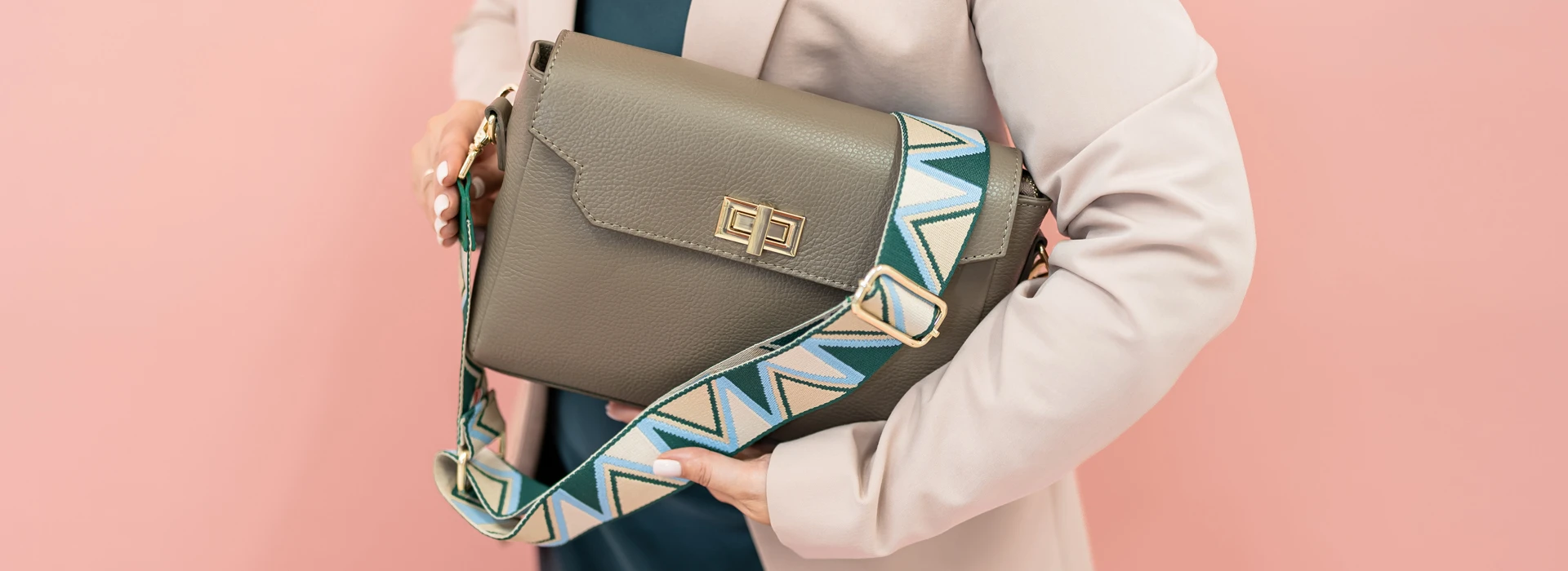 Kā un kāpēc izvēlēties dekoratīvo pleca lenci?