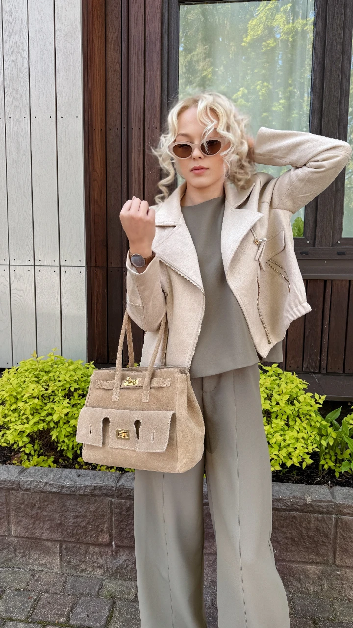 taupe.jpg