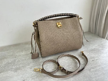 taupe.jpg