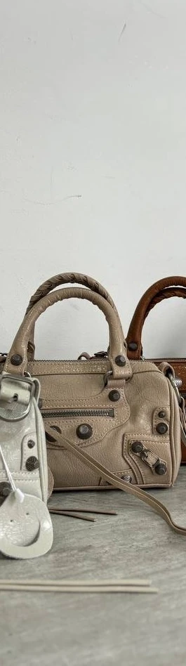 taupe.jpg