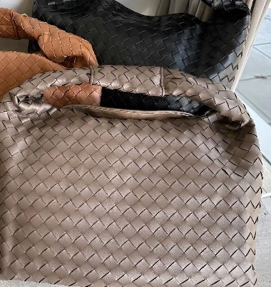 taupe.jpg