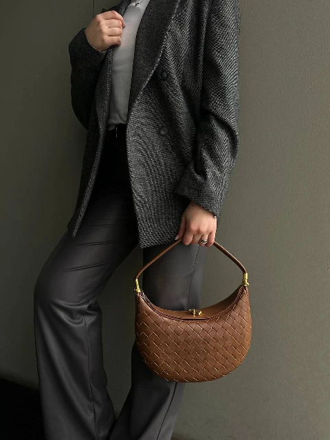 brown_cognac.webp