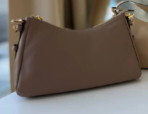 taupe.jpg