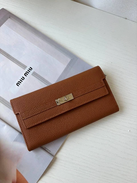 brown_cognac.webp