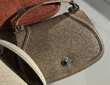 taupe.jpg
