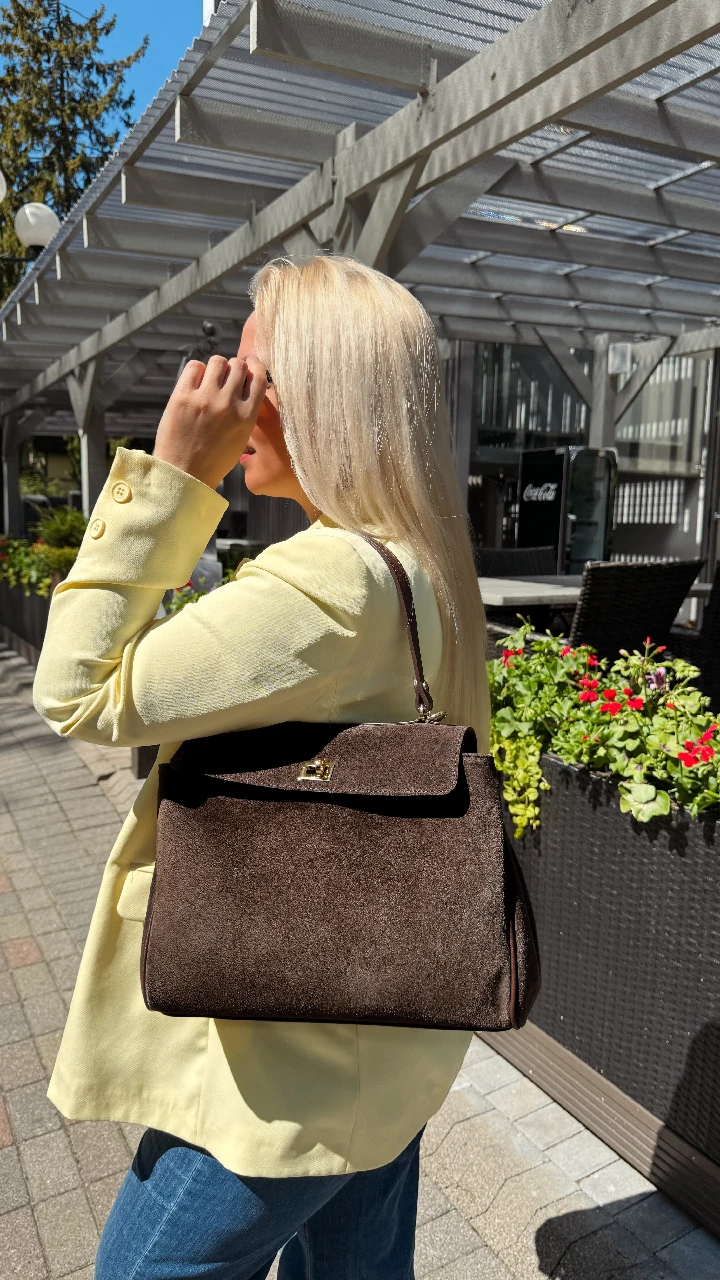 brown_cognac.webp