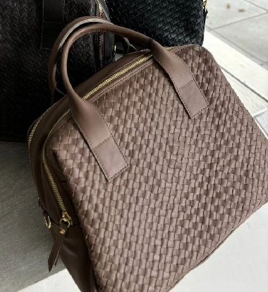 taupe.jpg
