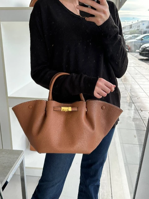 brown_cognac.webp