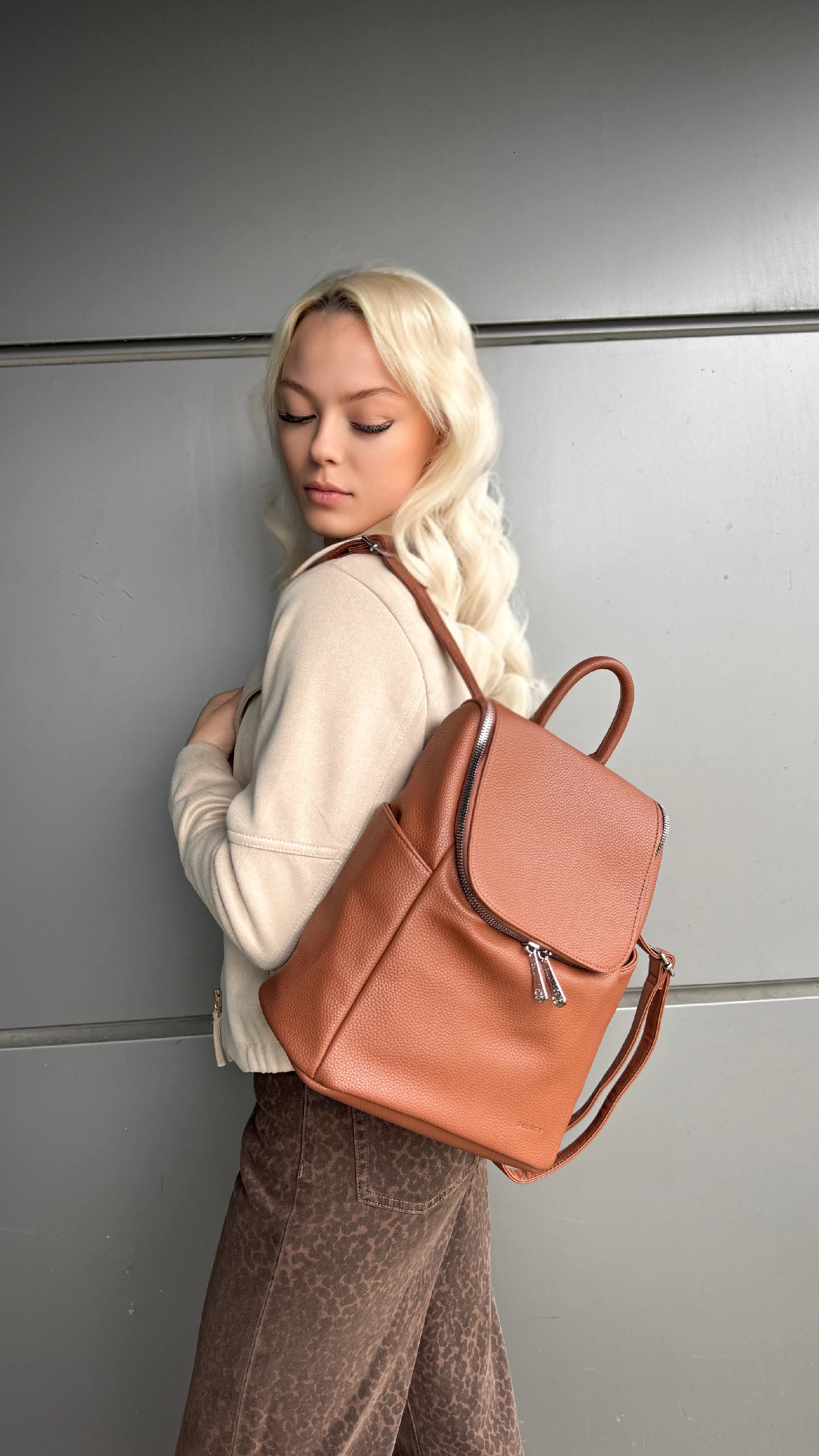 brown_cognac.webp