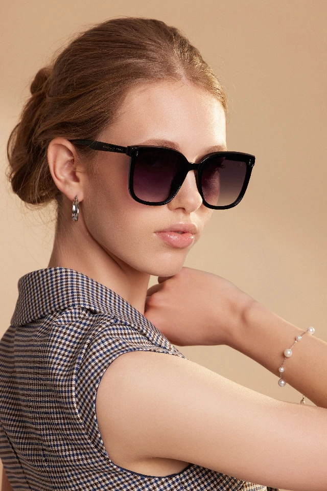 Saulesbrilles FASHIONISTA BLACK FA09-01